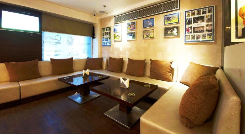 Hotel Le Roi Delhi in Delhi