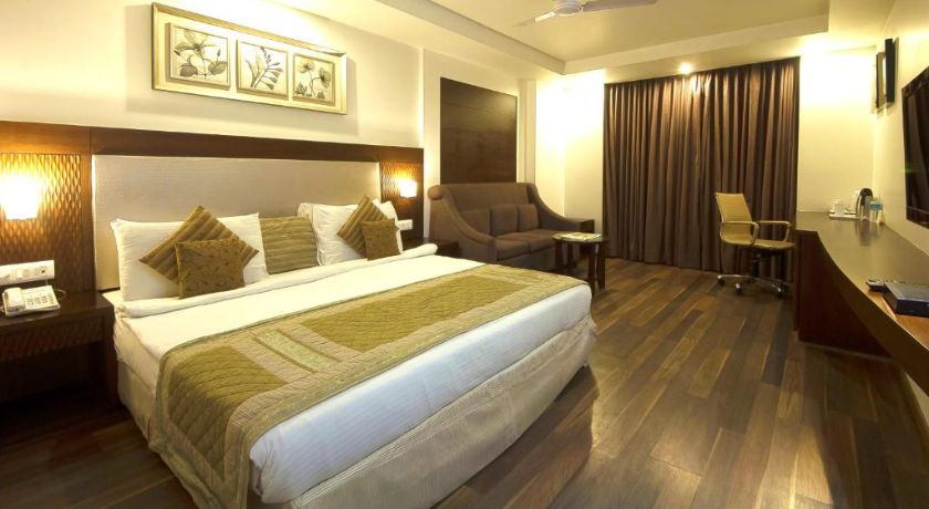 Hotel Le Roi Delhi in Delhi