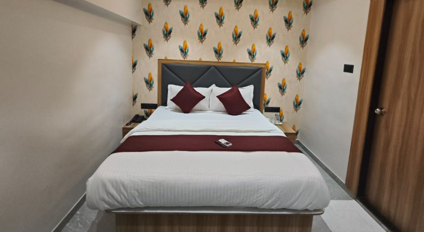 Hotel Golden Tree in Mumbai