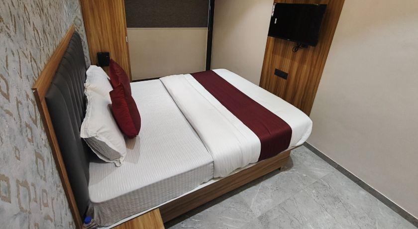 Hotel Golden Tree in Mumbai