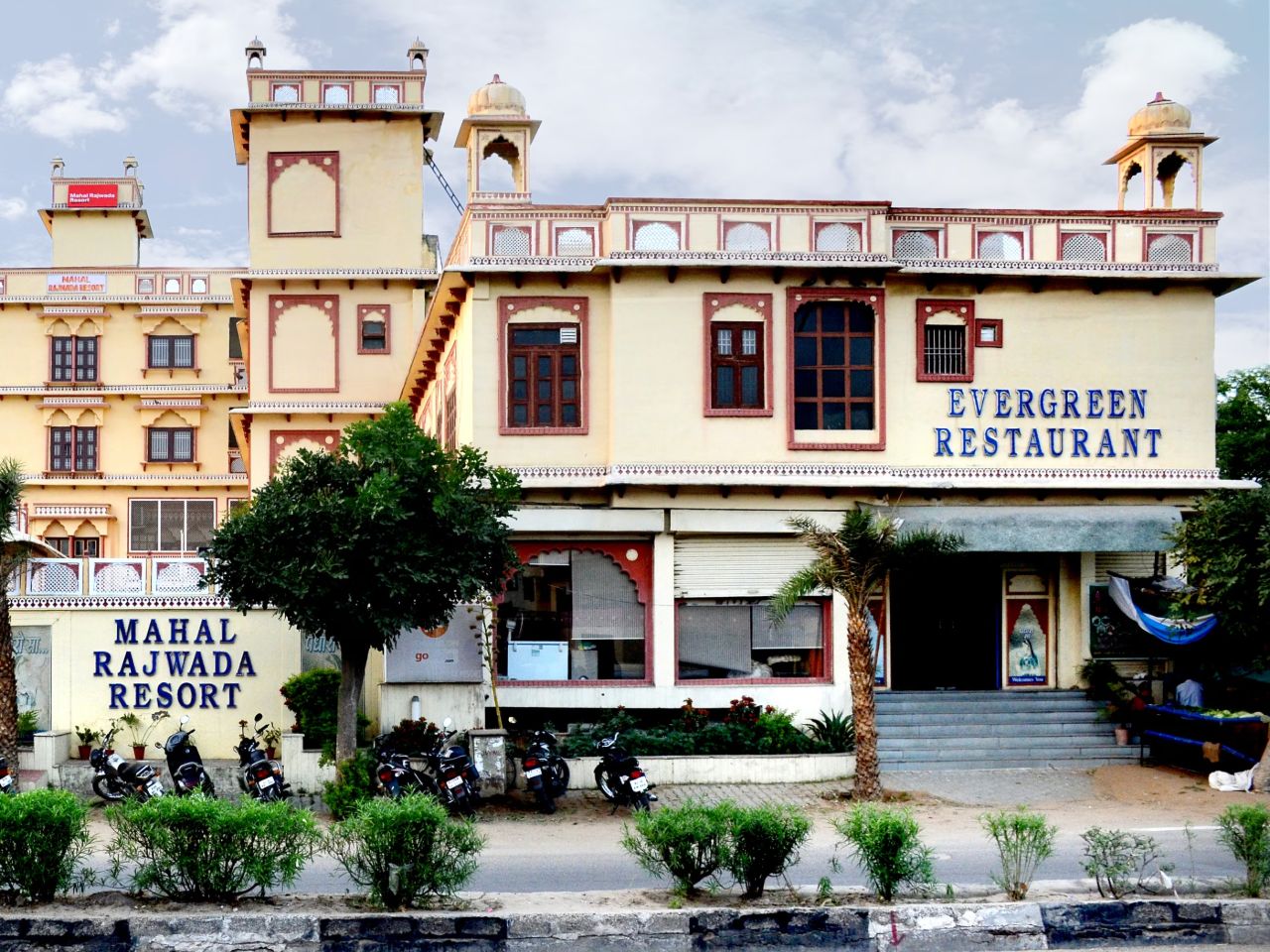 Mahal Rajwada Resort in Jaipur