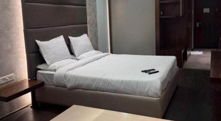 Hotel Dakshin Grandeur in Navi Mumbai