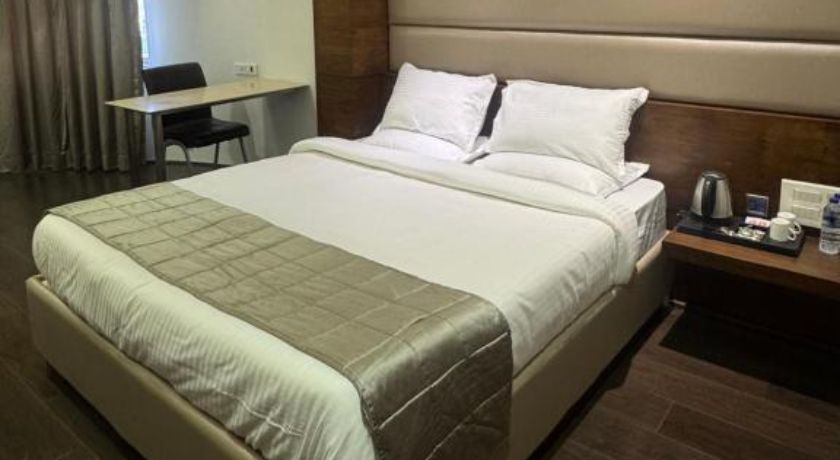 Hotel Dakshin Grandeur in Navi Mumbai