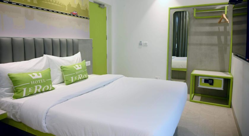 Hotel Le Roi Express Karol Bagh in Delhi