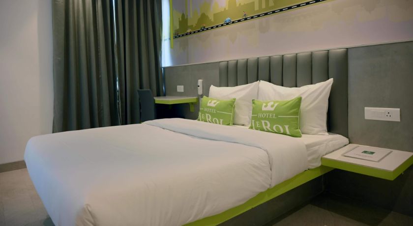 Hotel Le Roi Express Karol Bagh in Delhi