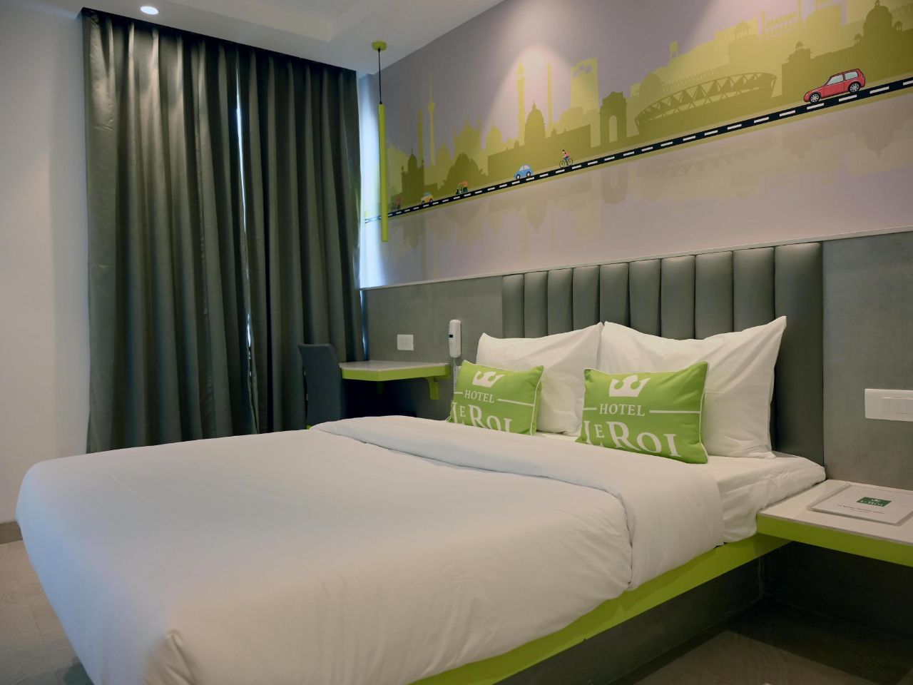 Hotel Le Roi Express Karol Bagh in Delhi