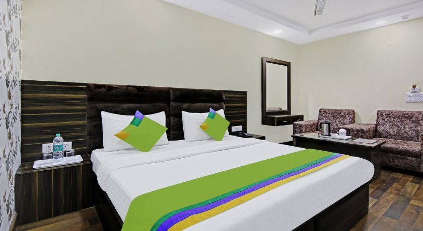 Hotel Singh Continental in Delhi