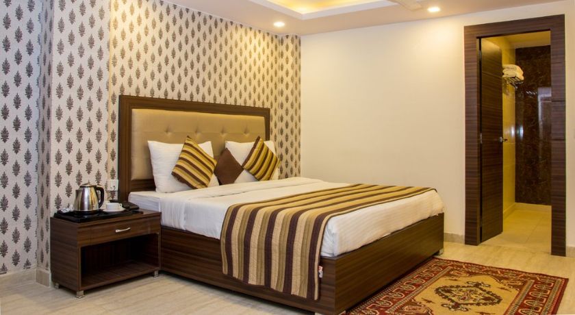 Hotel Singh Continental in Delhi