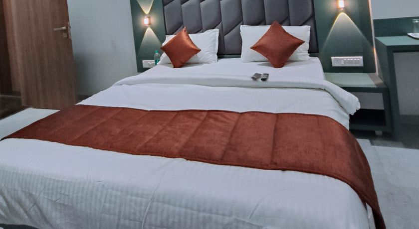 Hotel Everest Residency in Navi Mumbai