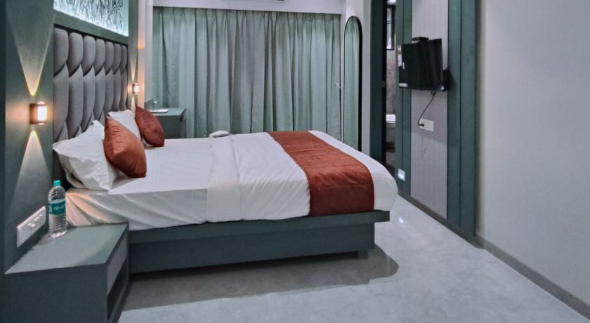 Hotel Everest Residency in Navi Mumbai