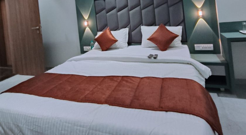 Hotel Everest Residency in Navi Mumbai