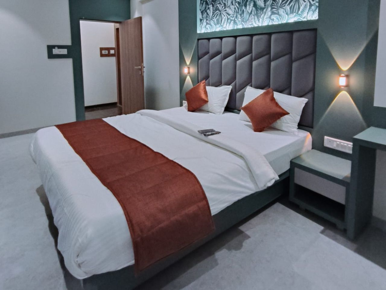 Hotel Everest Residency in Navi Mumbai