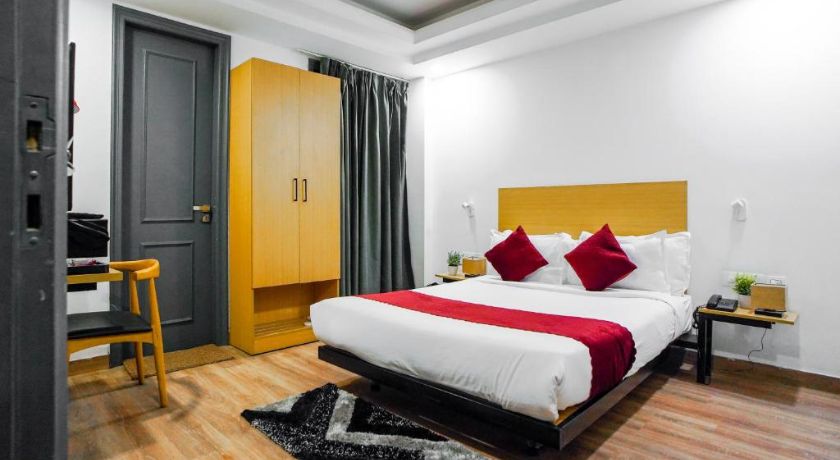 Saltstayz Express - Golf Course Road and DLF Phase-1 in Gurgaon