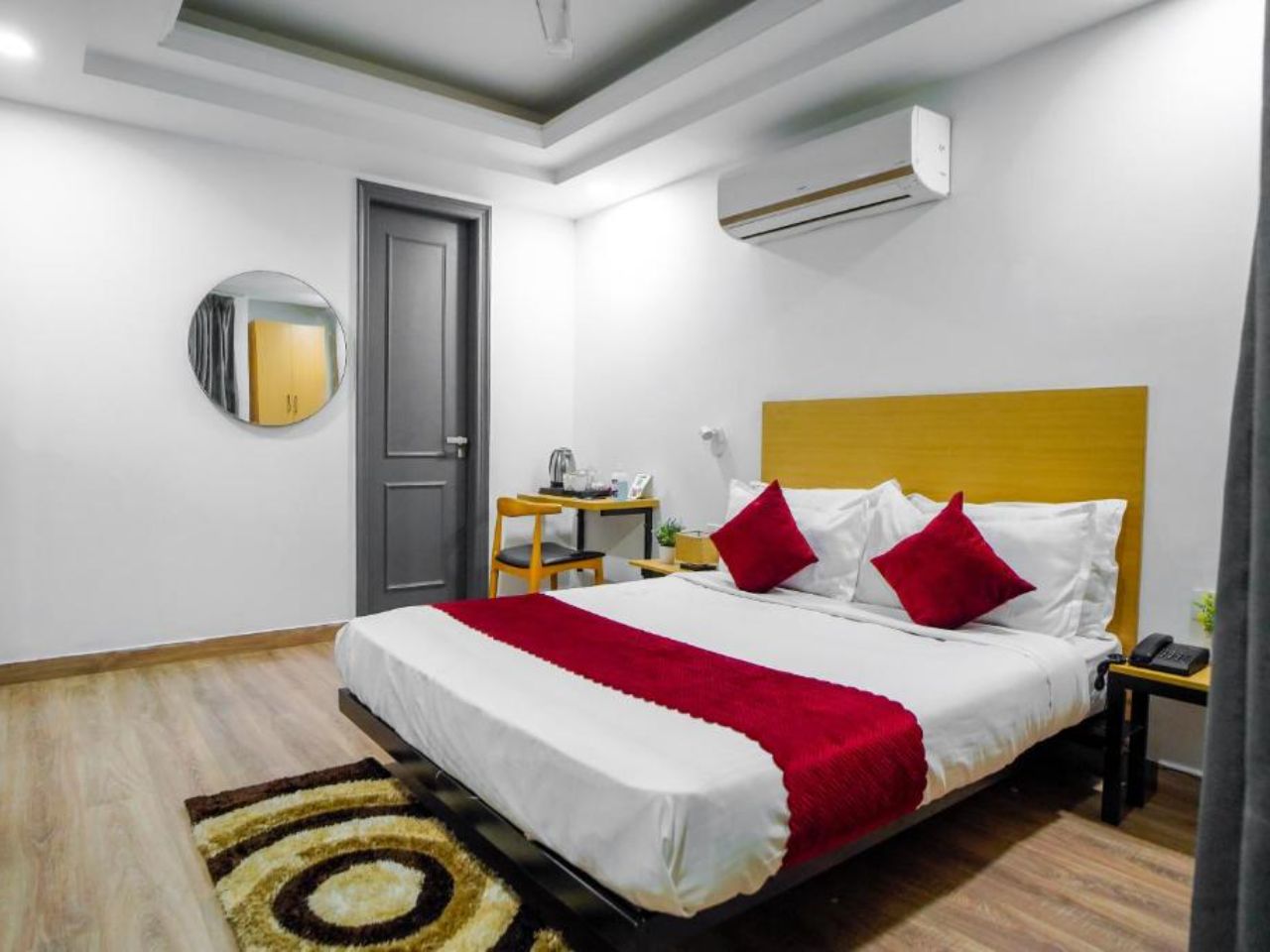 Saltstayz Express - Golf Course Road and DLF Phase-1 in Gurgaon