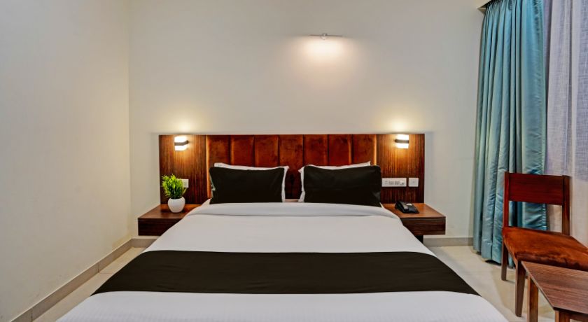 Hotel RR Galaxy in Gurgaon