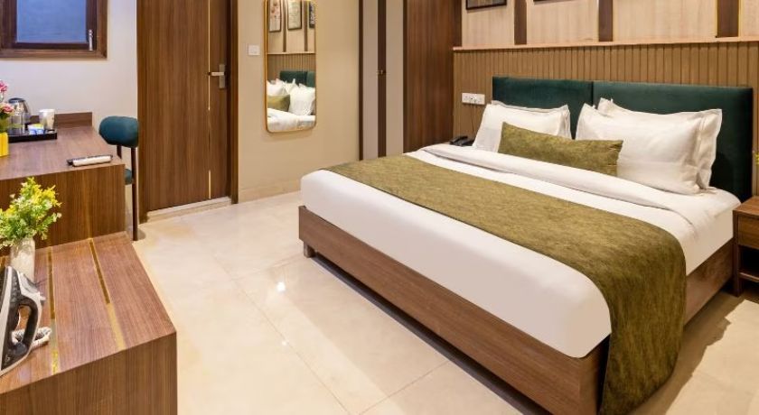 Saltstayz Premier Paschim Vihar in Delhi