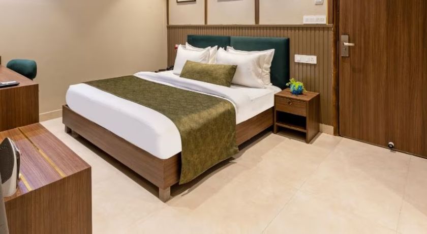 Saltstayz Premier Paschim Vihar in Delhi