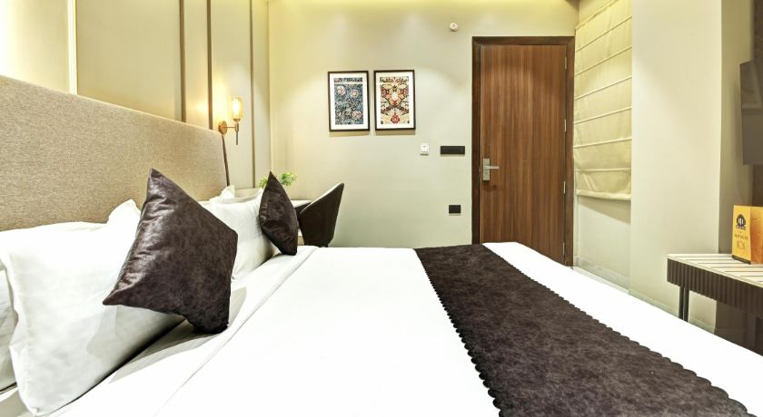 Saltstayz Select - Pitampura in Delhi