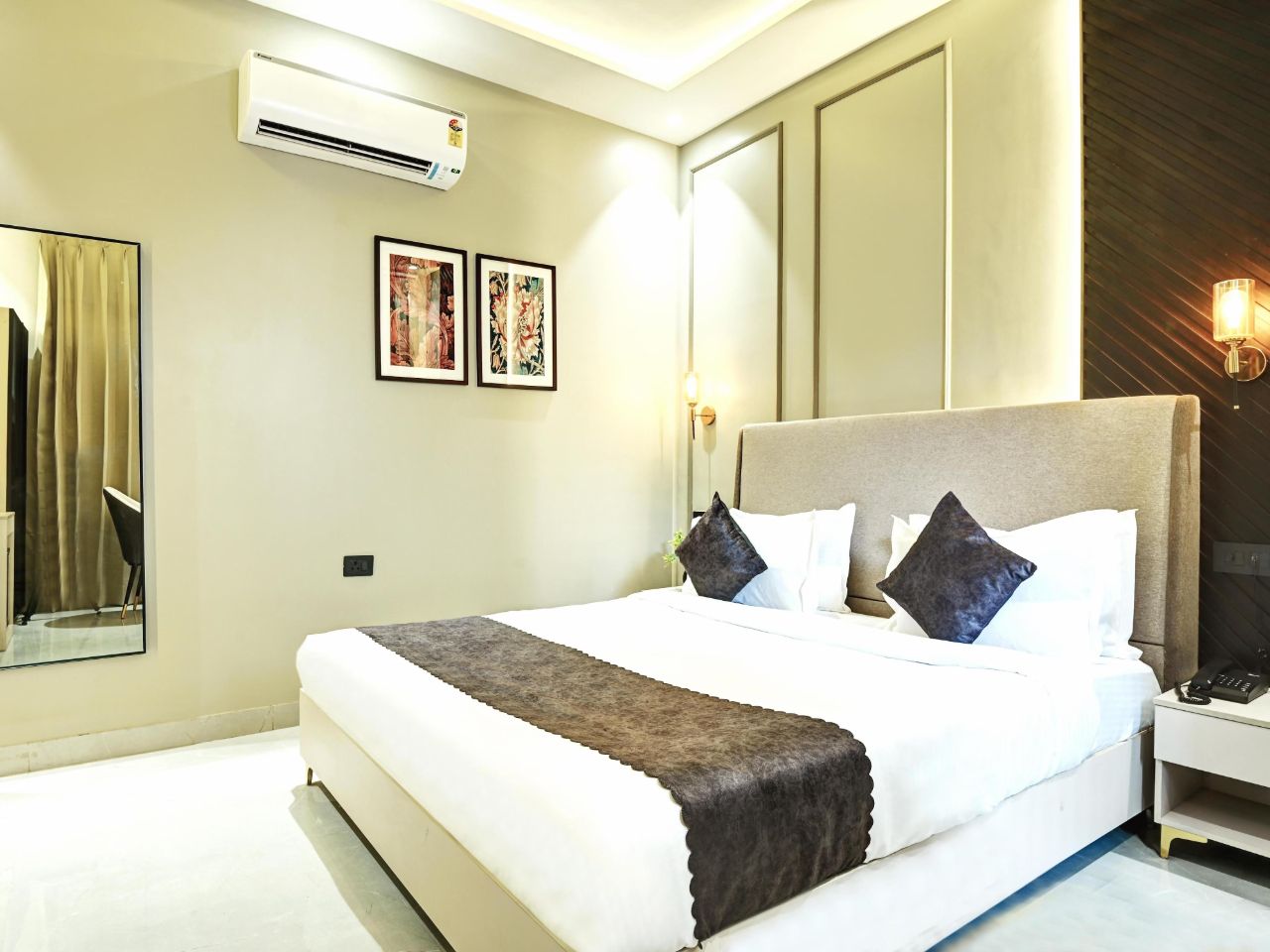 Saltstayz Select - Pitampura in Delhi