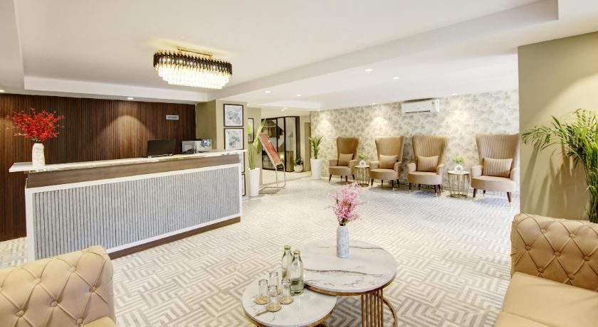 Saltstayz Premier - Galleria Market Road and Sector 27 in Gurgaon