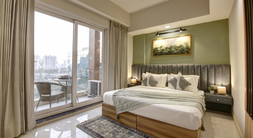 Saltstayz Premier - Golf Course Extension Road in Gurgaon