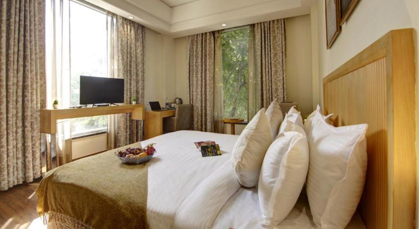 Saltstayz Select - Galleria Market and Golf Course Road in Gurgaon