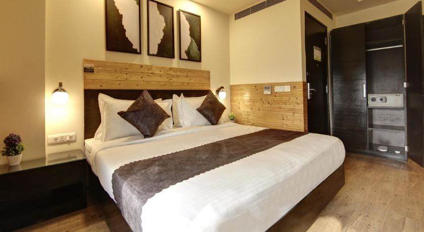 Saltstayz Select - Nehru Place and New Friends Colony in Delhi