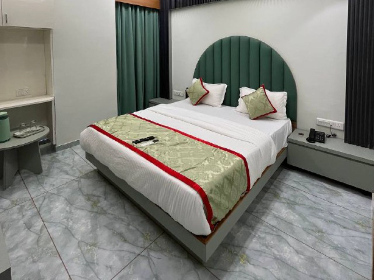 Hotel Melbourne in Ahmedabad