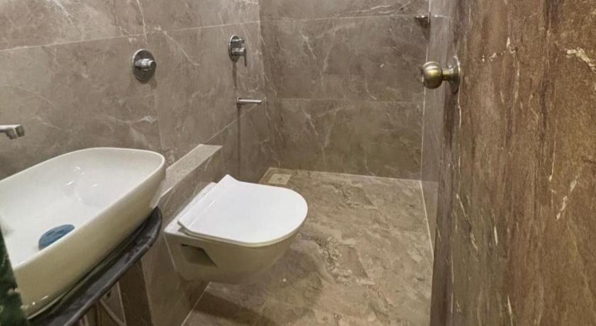 Hotel Crystal Castle in Mumbai