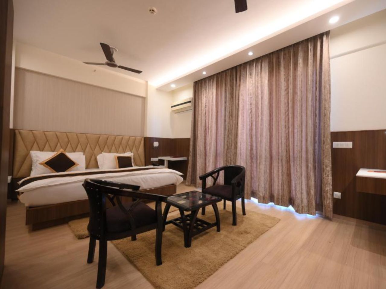 Hotel Inn- DLF MyPad in Lucknow