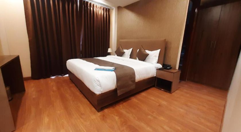 Hotel RG Blest Park in Delhi