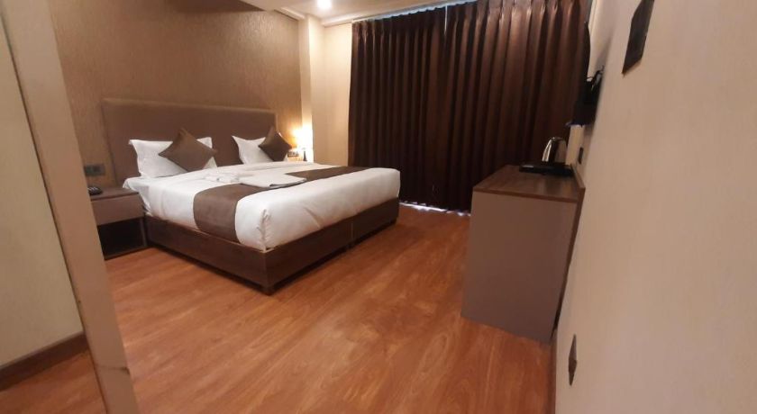 Hotel RG Blest Park in Delhi