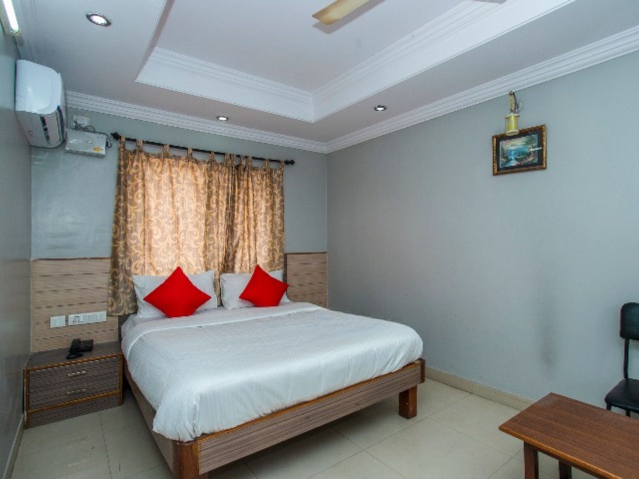 Hotel White Fort in Bangalore