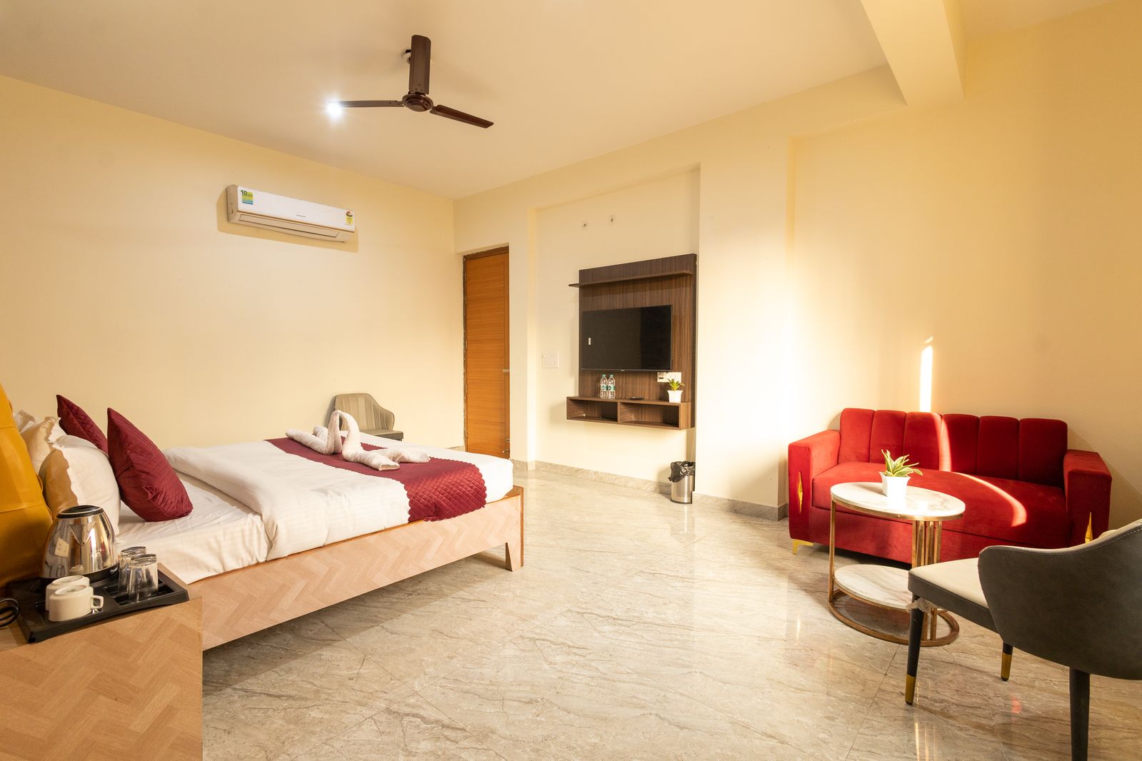 Hotel Divine in Noida