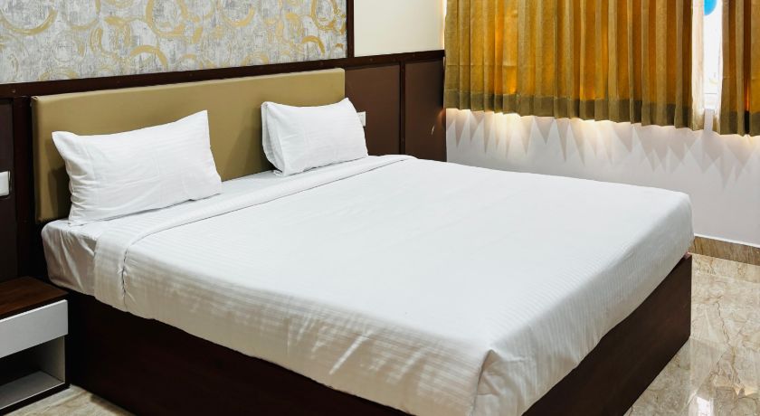 Emirates Suites Indiranagar in Bangalore