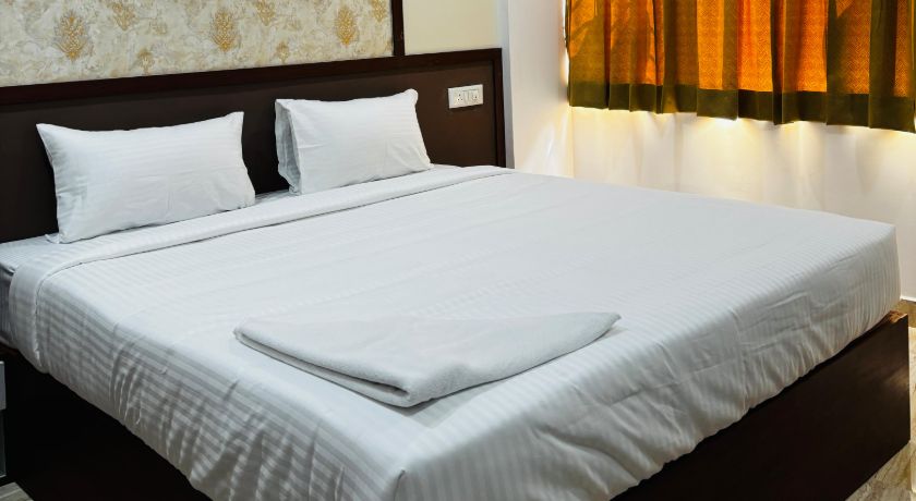 Emirates Suites Indiranagar in Bangalore