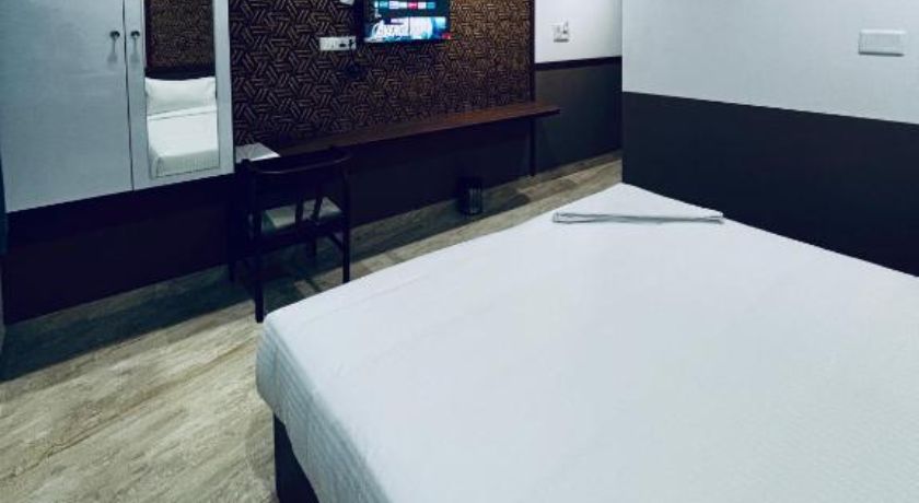 Emirates Suites Indiranagar in Bangalore