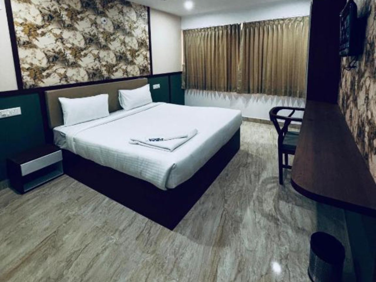 Emirates Suites Indiranagar in Bangalore