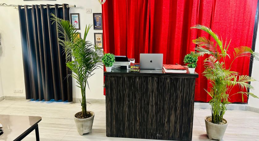 The White Scent in Noida