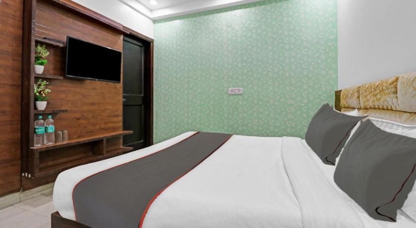 Hotel Bharat Stays in Delhi