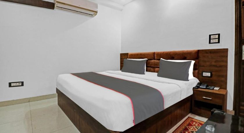 Hotel Bharat Stays in Delhi