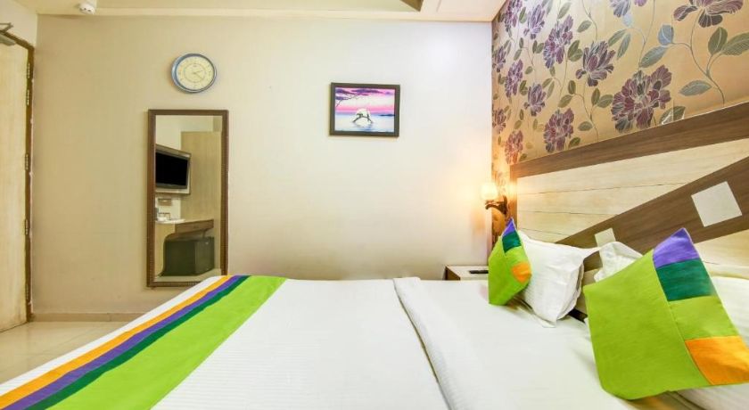 Treebo Rockwell Plaza in Delhi