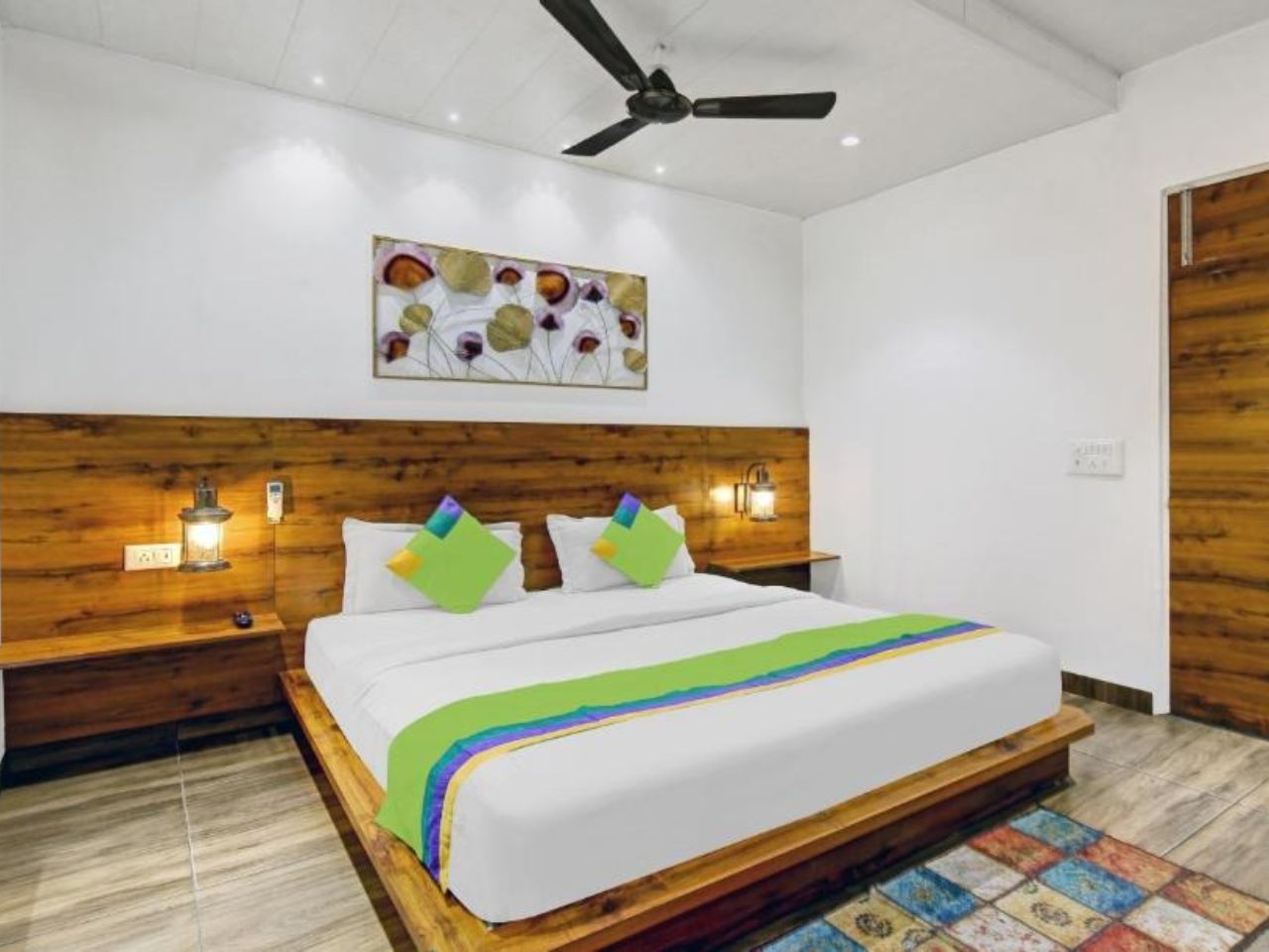 Treebo Prime Elight in Delhi