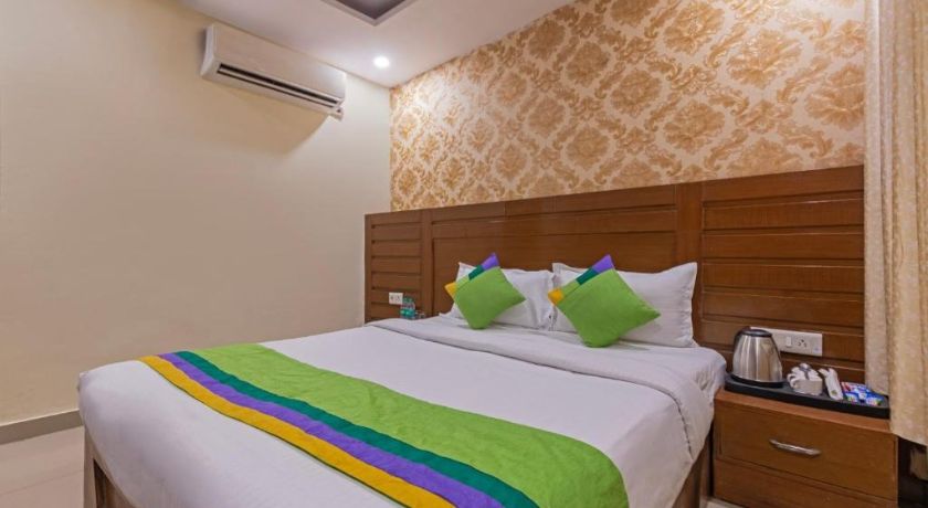 Treebo Green View in Noida