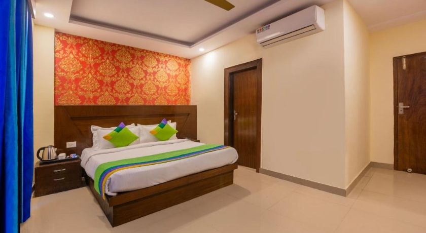 Treebo Green View in Noida