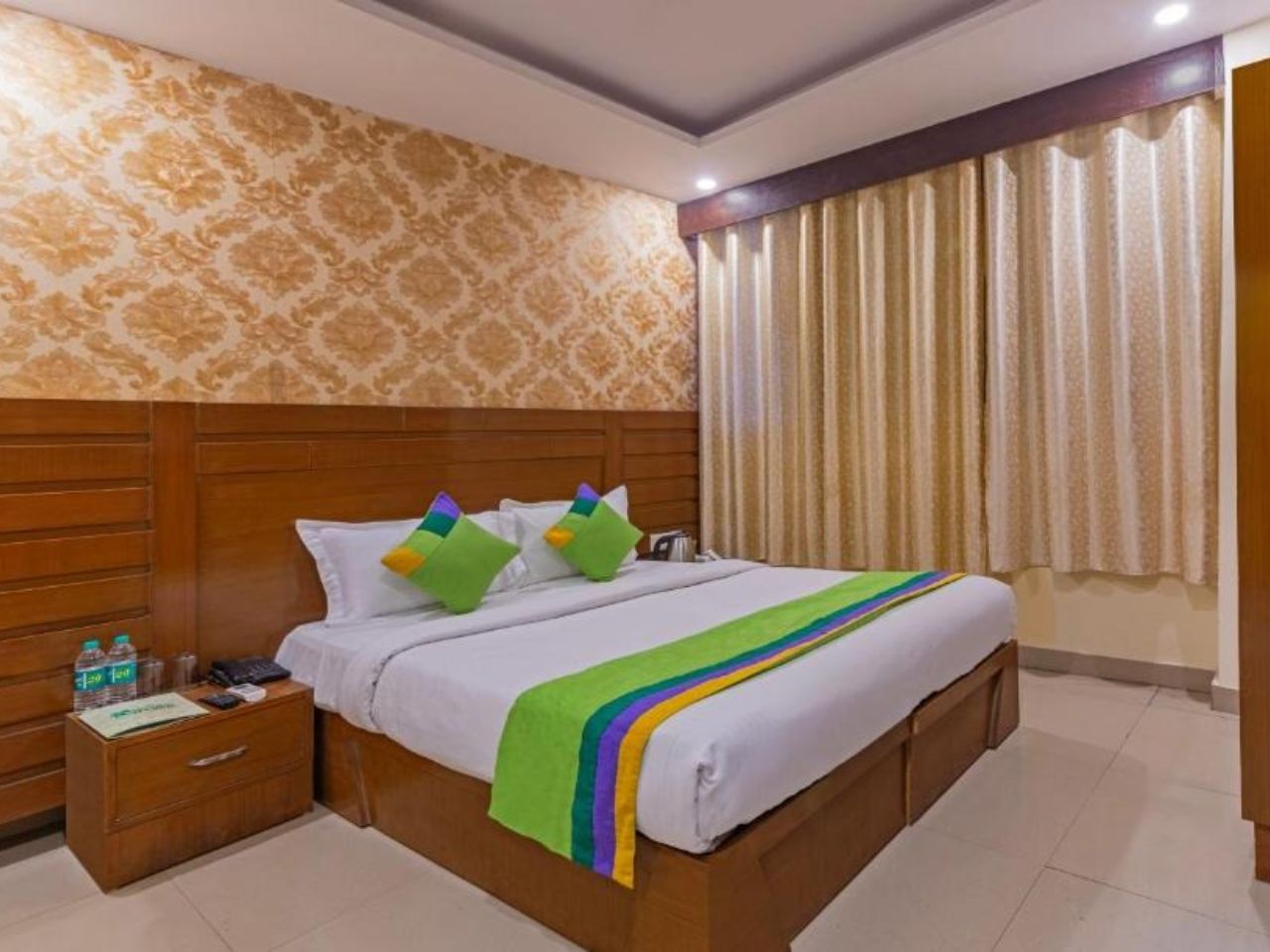 Treebo Green View in Noida