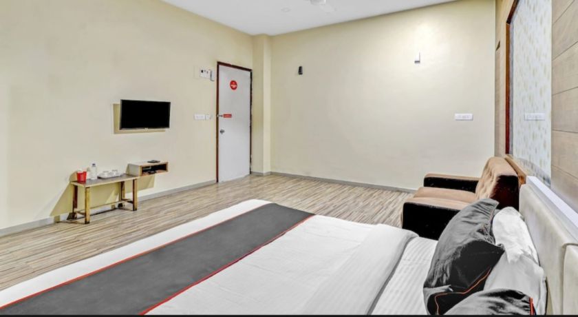 Hotel Utsav Galaxy in Surat