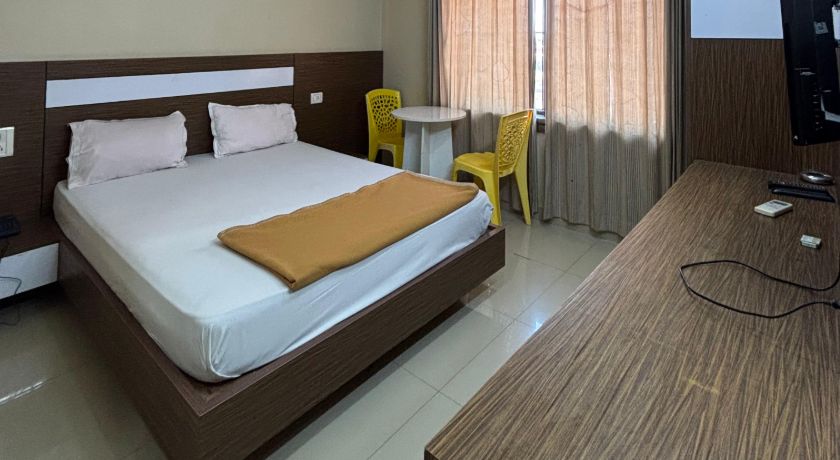 Hotel Plaza Avenue in Mangalore