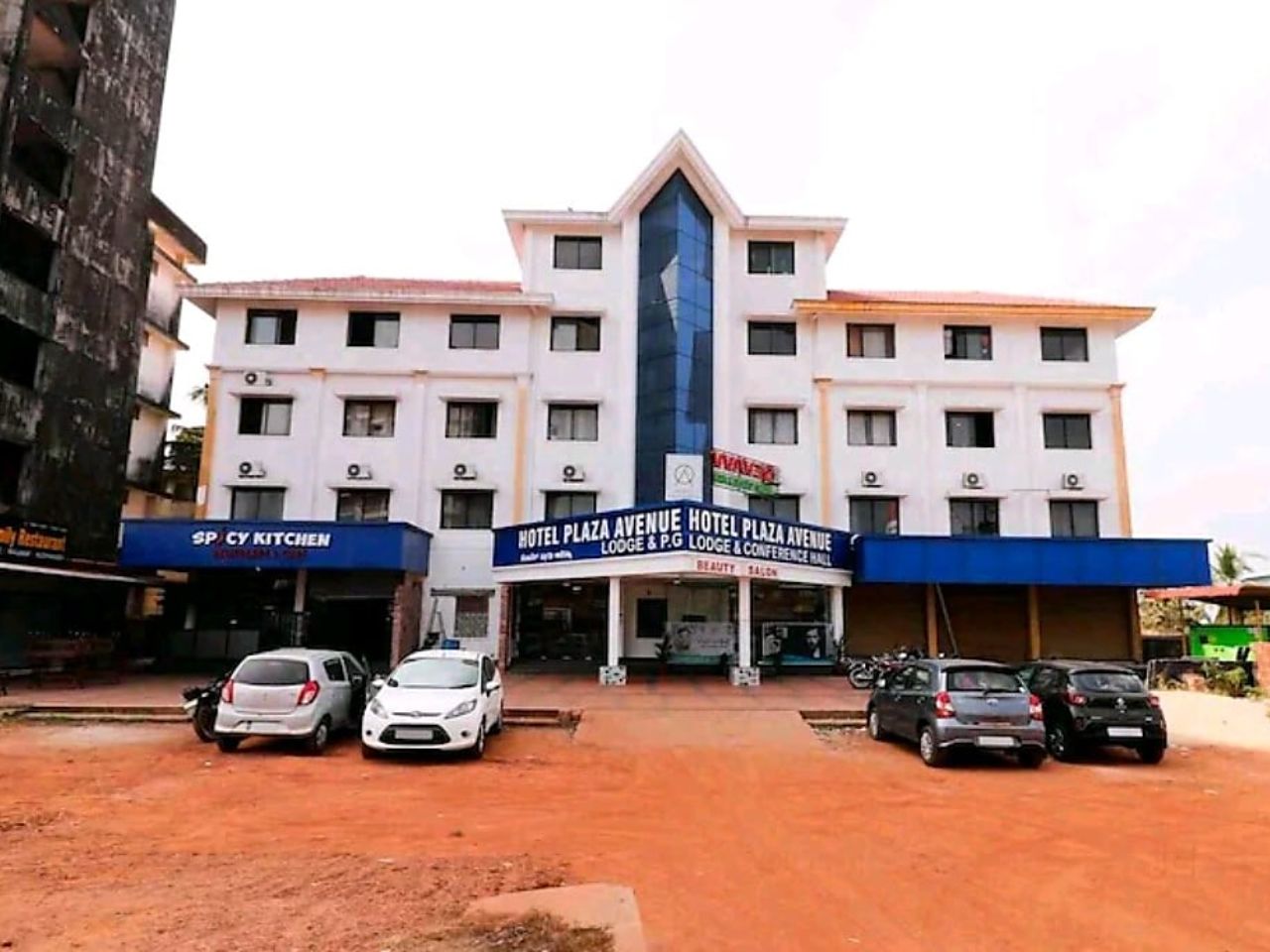 Hotel Plaza Avenue in Mangalore