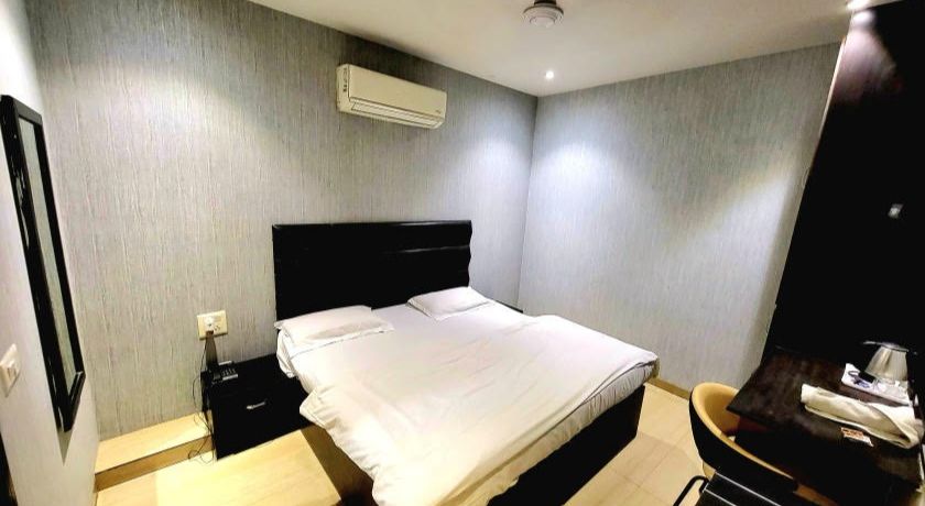 Solitaire Hotel in Delhi